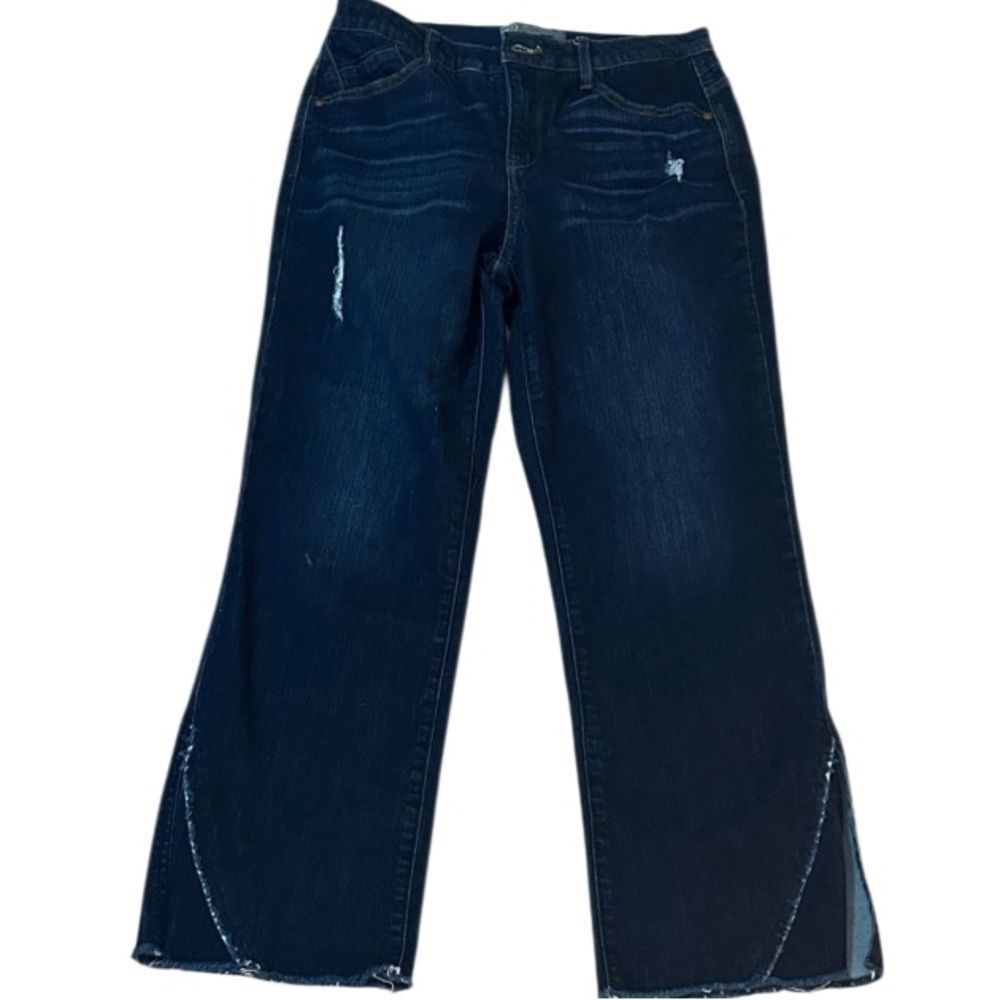 Wit & Wisdom Dark Indigo Flare Jeans
Slit at the bottoms size 6